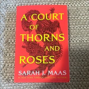A Court of Thorns and Roses Book